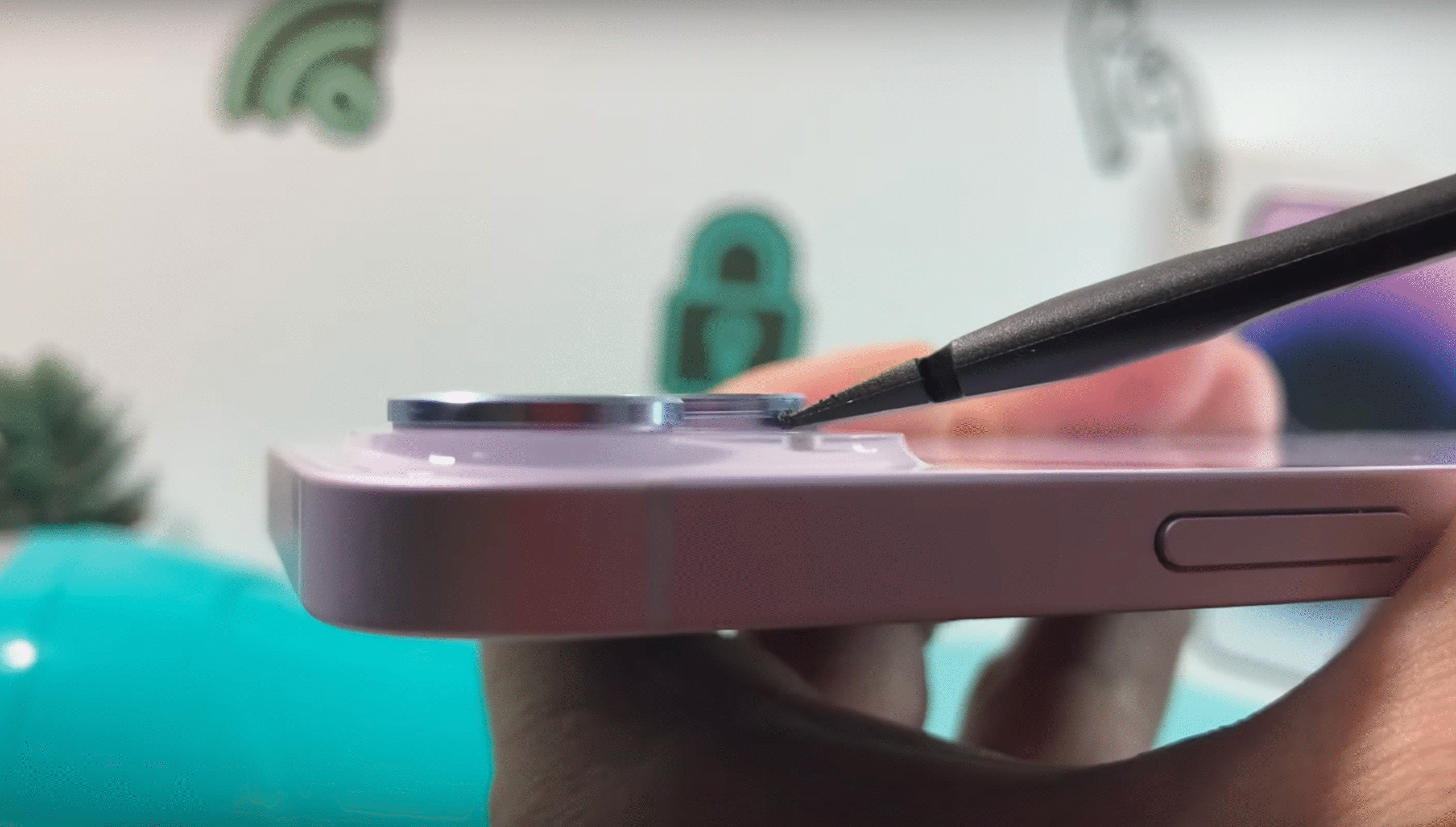 Retirer des lentilles de protection de son smartphone