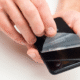 Retrait d'un film hydrogel